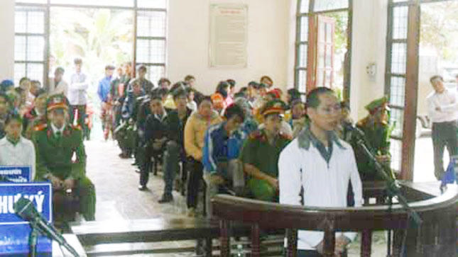 Kẻ hiếp dâm con đẻ lĩnh án 20 năm tù